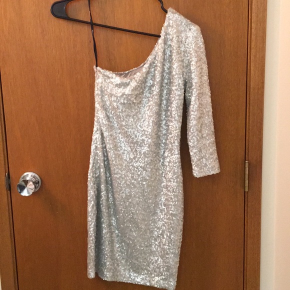 Sparkly one shoulder sequin stunner - Picture 1 of 5